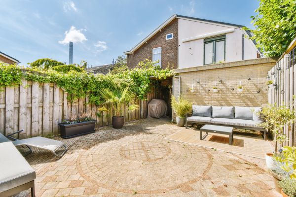 Cost of Courtyard Patio Service in Jersey City